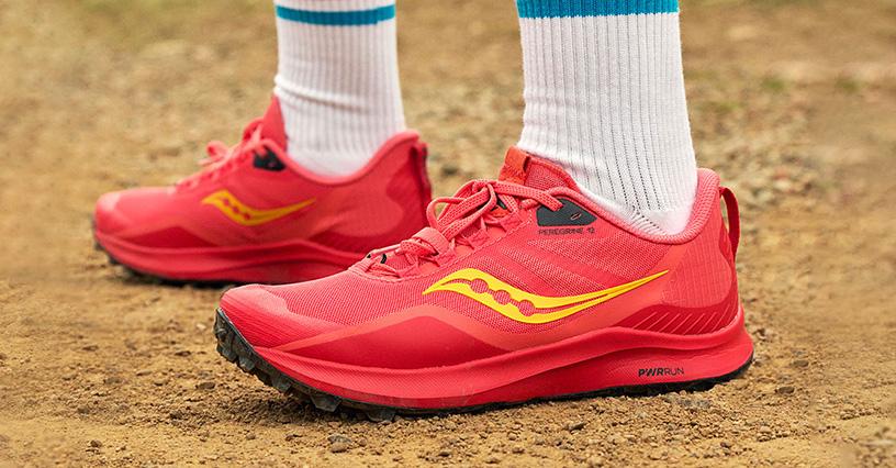 Pantofii sport sunt pregătiți pentru un antrenament intens