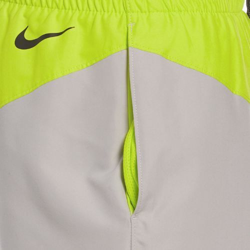 Pantaloni scurți de înot Nike Logo 5" Volley pentru bărbați, verde NESSC470-001