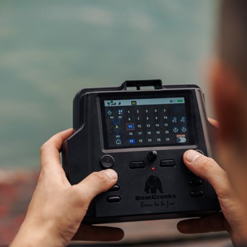Barcă pentru momeală BearCreeks iPilot40 z GPS Autopilot System + Echosonda BC202 camou IPILOT40.CAMOU