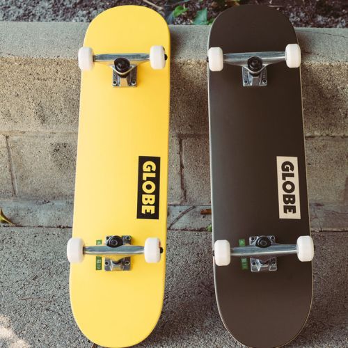 Globe Goodstock skateboard clasic galben