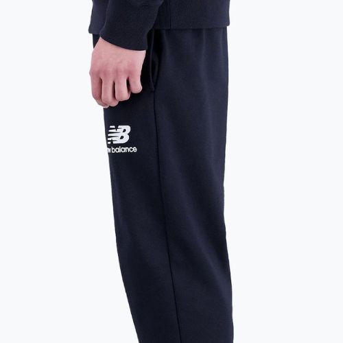 Pantaloni de antrenament pentru bărbați New Balance Essentials Stacked Logo French negru NBMP31539BK