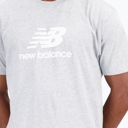 Tricou de antrenament pentru bărbați New Balance Essentials Stacked Logo Co gri NBMT31541AG