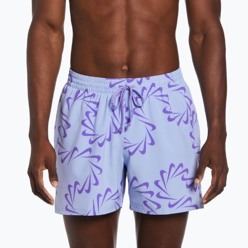 Pantaloni scurți de volei Nike Swoosh Line 5" violet pentru bărbați NESSD509-451