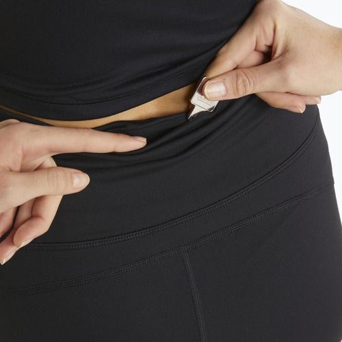 Pantaloni scurți de antrenament pentru femei PUMA Studio Foundation Short Tight negru 521609 01