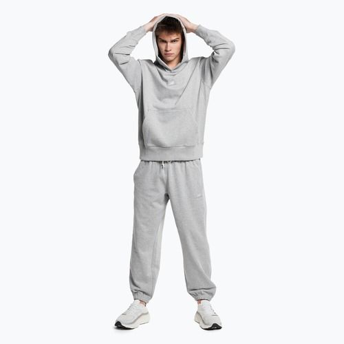 Hanorac de antrenament pentru bărbați New Balance Athletics Remastered Graphic French Terry gri MT31502AG