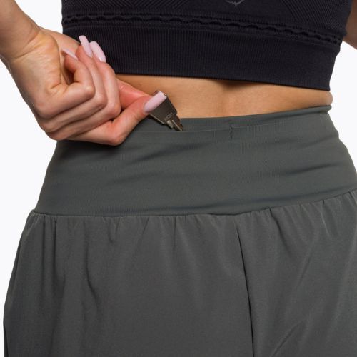 Pantaloni scurți de antrenament Gymshark Speed pentru femei, de culoare gri închis/gri