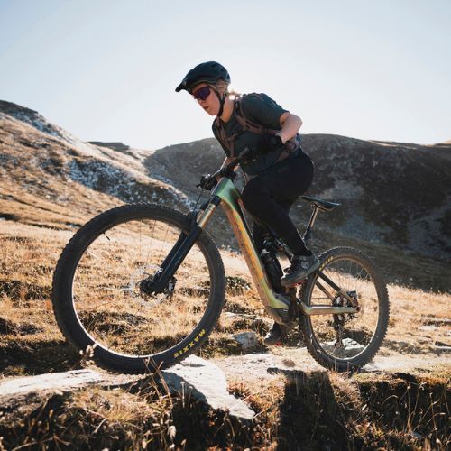 Bicicleta electrică Orbea Rise M-LTD 42V 360Wh 2023 chameleon goblin verde/negru Orbea Rise M-LTD 42V 360Wh 2023 goblin verde/negru