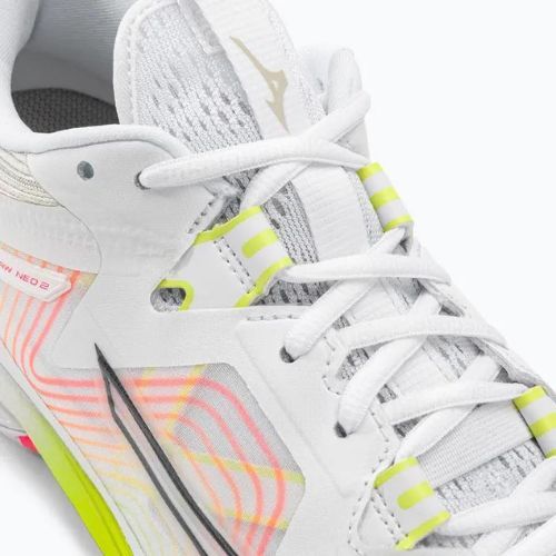 Pantofi de badminton pentru bărbați Mizuno Wave Claw Neo 2 alb / lunar rock / high vis pink