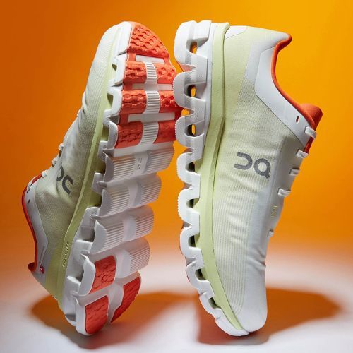 Pantofi de alergare pentru bărbați On Cloudflow 4 white/hay