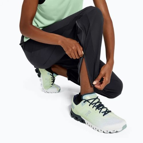 Pantaloni de alergat pentru femei On Track black