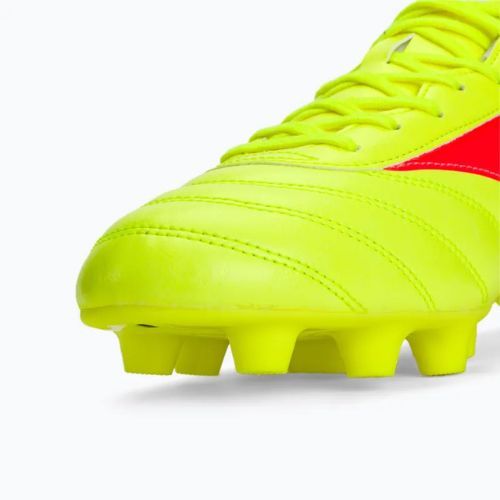Încălțăminte de fotbal pentru bărbați Mizuno Morelia II Club MD safety yellow/fiery coral 2/galaxy silver