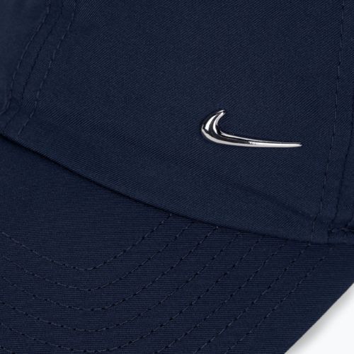 Șapcă Nike Dri-Fit Club Unstructured Metal Swoosh midnight navy/metallic silver