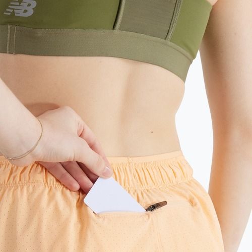 Pantaloni scurți pentru femei New Balance RC Seamless 3" peach blossom