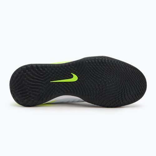 Încălțăminte de fotbal pentru copii Nike Phantom GX 2 Academy IC metallic silver/volt/black