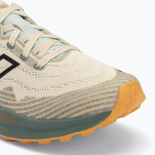 Încălțăminte de alergare pentru femei New Balance FuelCell Venym calcium