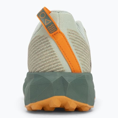Încălțăminte de alergare pentru femei New Balance FuelCell Venym calcium