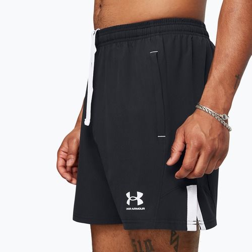 Pantaloni scurți de fotbal pentru bărbați Under Armour Challenger Pro Woven black / white