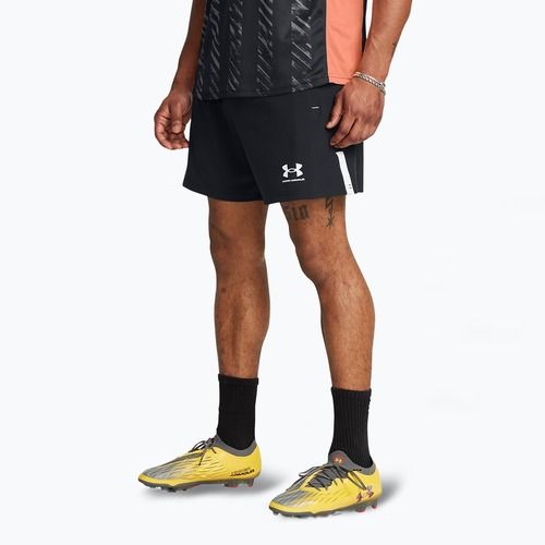 Pantaloni scurți de fotbal pentru bărbați Under Armour Challenger Pro Woven black / white