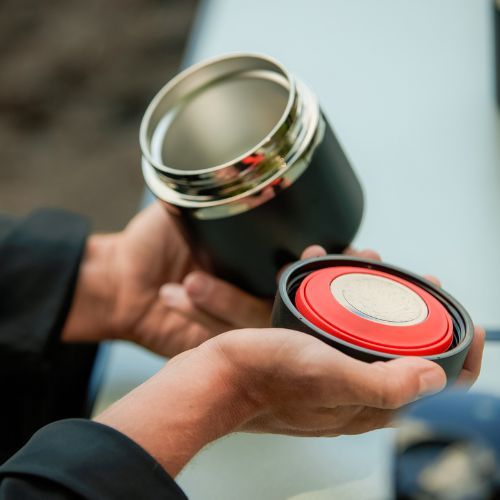 Recipient termoizolant pentru prânz KADVA Eater 600 ml negru