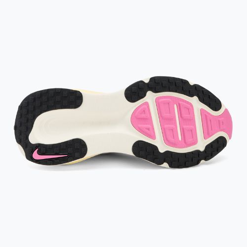 Încălțăminte de alergare pentru femei Nike Vomero 18 barely grey/pale ivory/cannon/playful pink