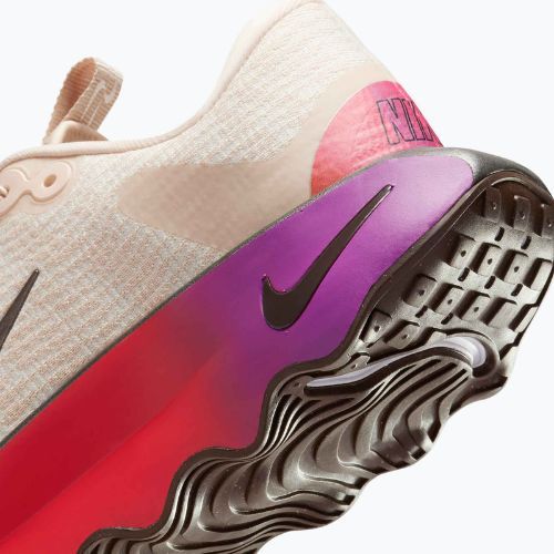Pantofi de antrenament damă Nike Motiva SE pearl white/pale ivory/vivid purple/mtl gold grain
