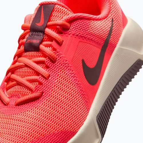 Încălțăminte de antrenament pentru femei Nike MC Trainer 3 hot lava/soft pearl/tattoo
