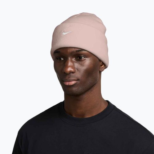 Căciulă de iarnă Nike Peak Swoosh Beanie slit red/white