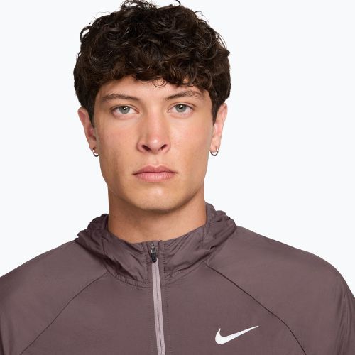 Geacă de alergare pentru bărbați Nike Stride Repel UV tattoo/light violet ore