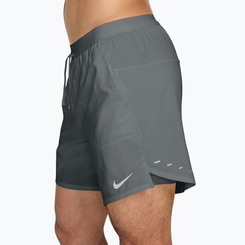 Pantaloni scurți de alergare pentru bărbați Nike Stride Dri-Fit 2in1 7" smoke grey