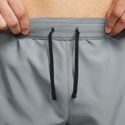 Pantaloni scurți pentru bărbați Nike Challenger Dri-Fit smoke grey/smoke grey