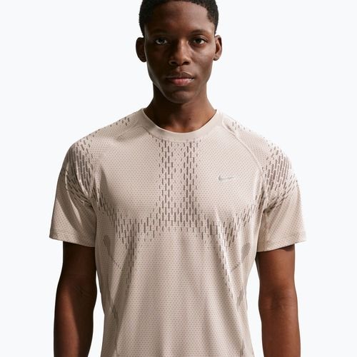 Tricou de alergare pentru bărbați Nike Stride Dri-Fit ADV cream li/mink brown