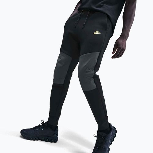 Pantaloni pentru bărbați Nike Tech Joggers black/dark smoke grey/metallic gold