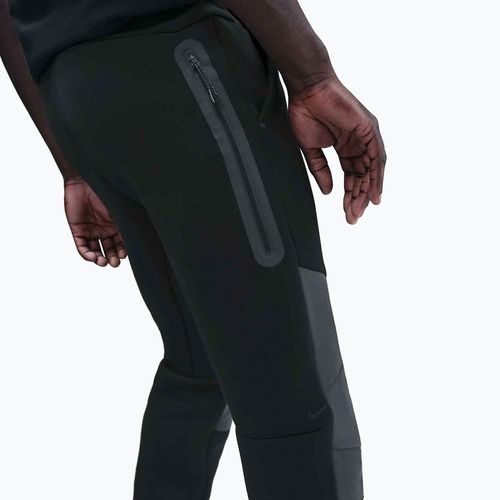 Pantaloni pentru bărbați Nike Tech Joggers black/dark smoke grey/metallic gold