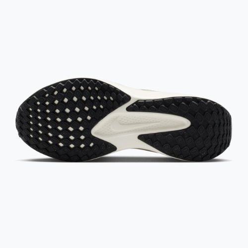 Încălțăminte de alergare pentru femei Nike Quest 6 light khaki/sail/metallic gold/off noir