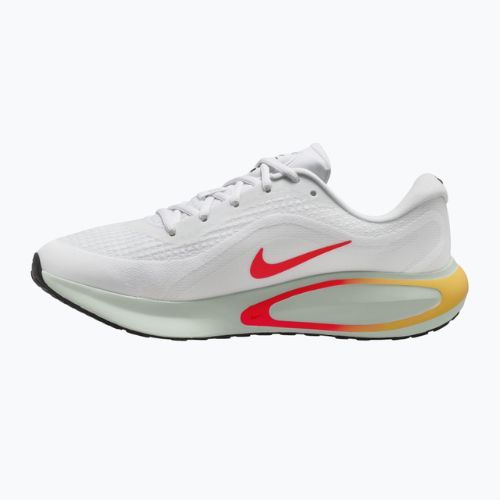 Încălțăminte de alergare pentru bărbați NikeJourney Run white/spruce aura/bright crimson