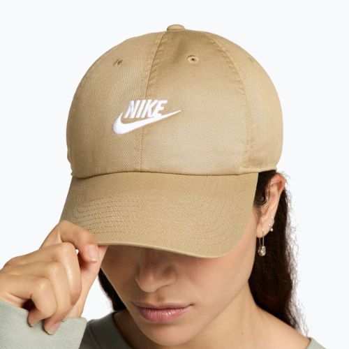 Șapcă Nike Club Unstructured Futura Wash parachute beige/white