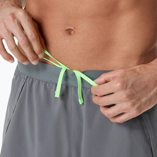 Pantaloni scurți de alergare pentru bărbați ASICS Road 5IN clay grey/steel grey/illuminate green