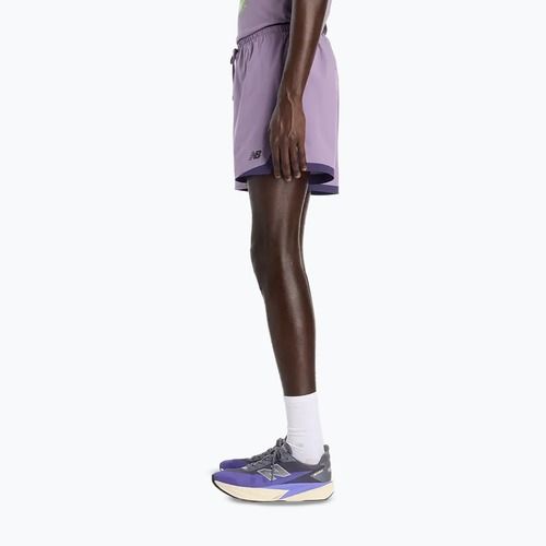 Pantaloni scurți de alergare pentru bărbați New Balance Run Essentials 5" candied violet
