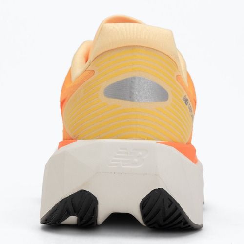 Încălțăminte de alergare pentru bărbați New Balance FuelCell Rebel V5 tangerine heat/silver metallic