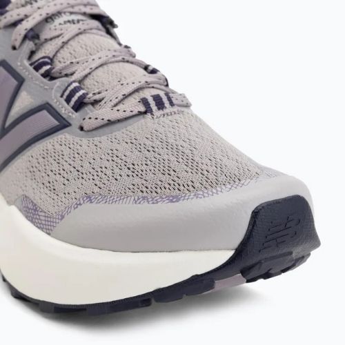 Încălțăminte de alergare pentru femei New Balance Fresh Foam Garoe V2 truffle salt/boysenberry/black