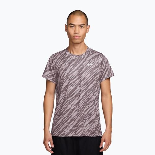 Tricou de tenis pentru bărbați Nike Court Dri-Fit Victory Print platinum violet/white