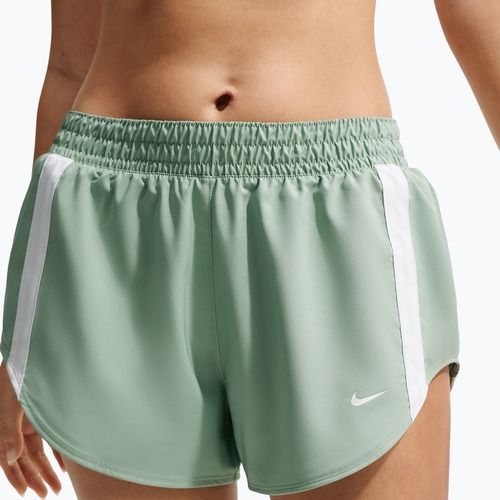 Pantaloni scurți de antrenament pentru femei Nike One Woven steam/white/white