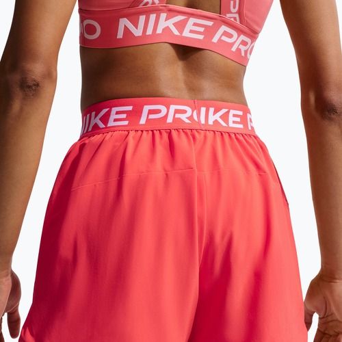 Pantaloni scurți de antrenament pentru femei Nike Pro 2in1 light crimson/white