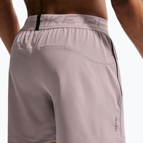 Pantaloni scurți pentru bărbați Nike Pro Training Dri-Fit 6" light violet ore/black