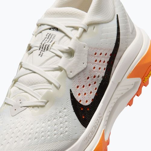 Pantofi de alergare pentru femei Nike ACG Zegama Trail summit white/phantom/safety orange/black