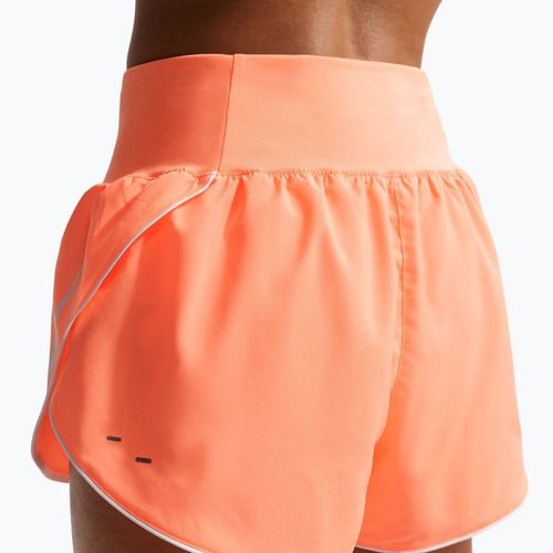 Pantaloni scurți de alergare pentru femei Nike Tempo Swoosh Dri-Fit Mid-Rise Brief-Lined orange pulse/white