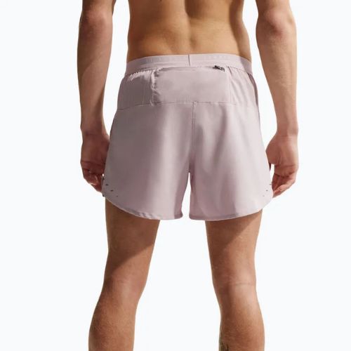 Pantaloni scurți pentru bărbați Nike Stride Dri-Fit Brief-Lined 5" particle rose