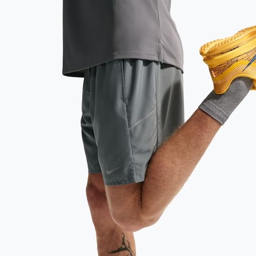 Pantaloni scurți de alergare pentru bărbați Nike Miler Dri-Fit Brief Lined7" smoke grey/smoke grey