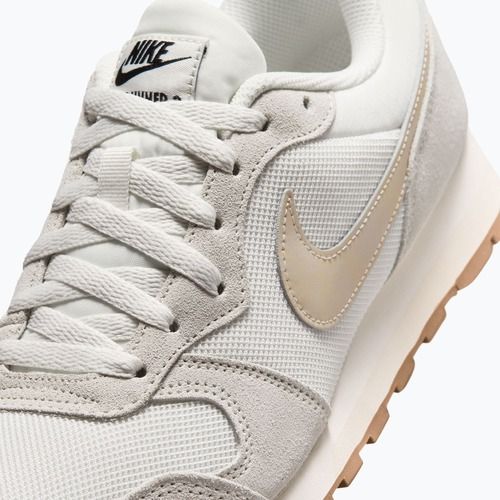 Încălțăminte pentru femei Nike MD Runner 2 SE coconut milk/black/linen/sail