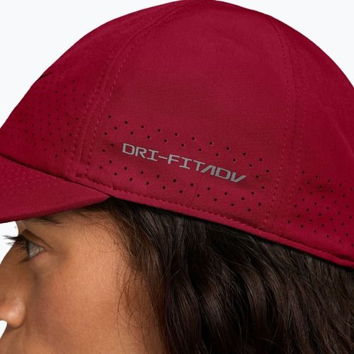 Șapcă Nike Dri-FIT ADV Club team red/pale ivory